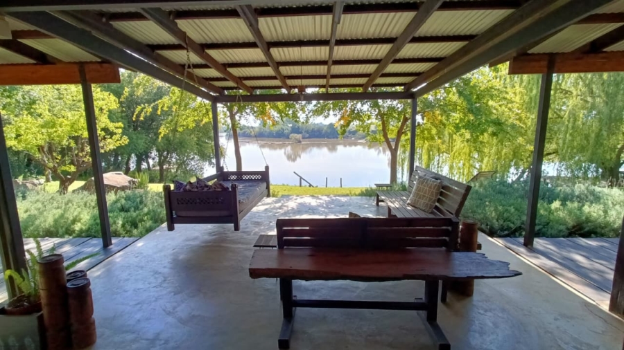 4 Bedroom Property for Sale in Viljoenskroon Rural Free State
